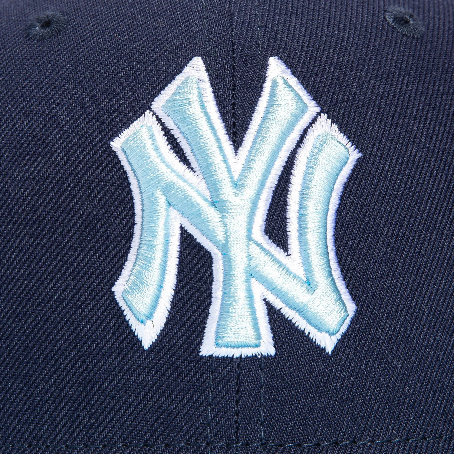 New Era 9Fifty New York Yankees Snapback Hat - Navy. Light Blue